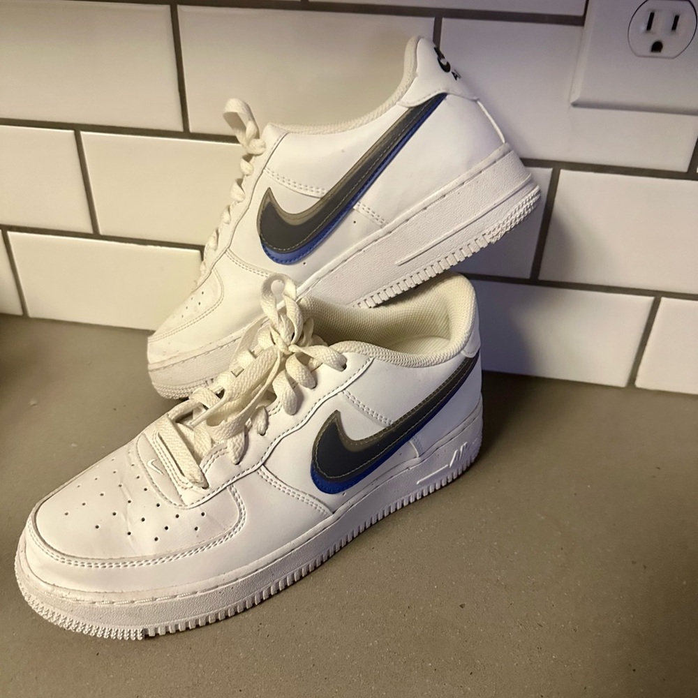 Nike Men's White Sneakers with Blue Accents